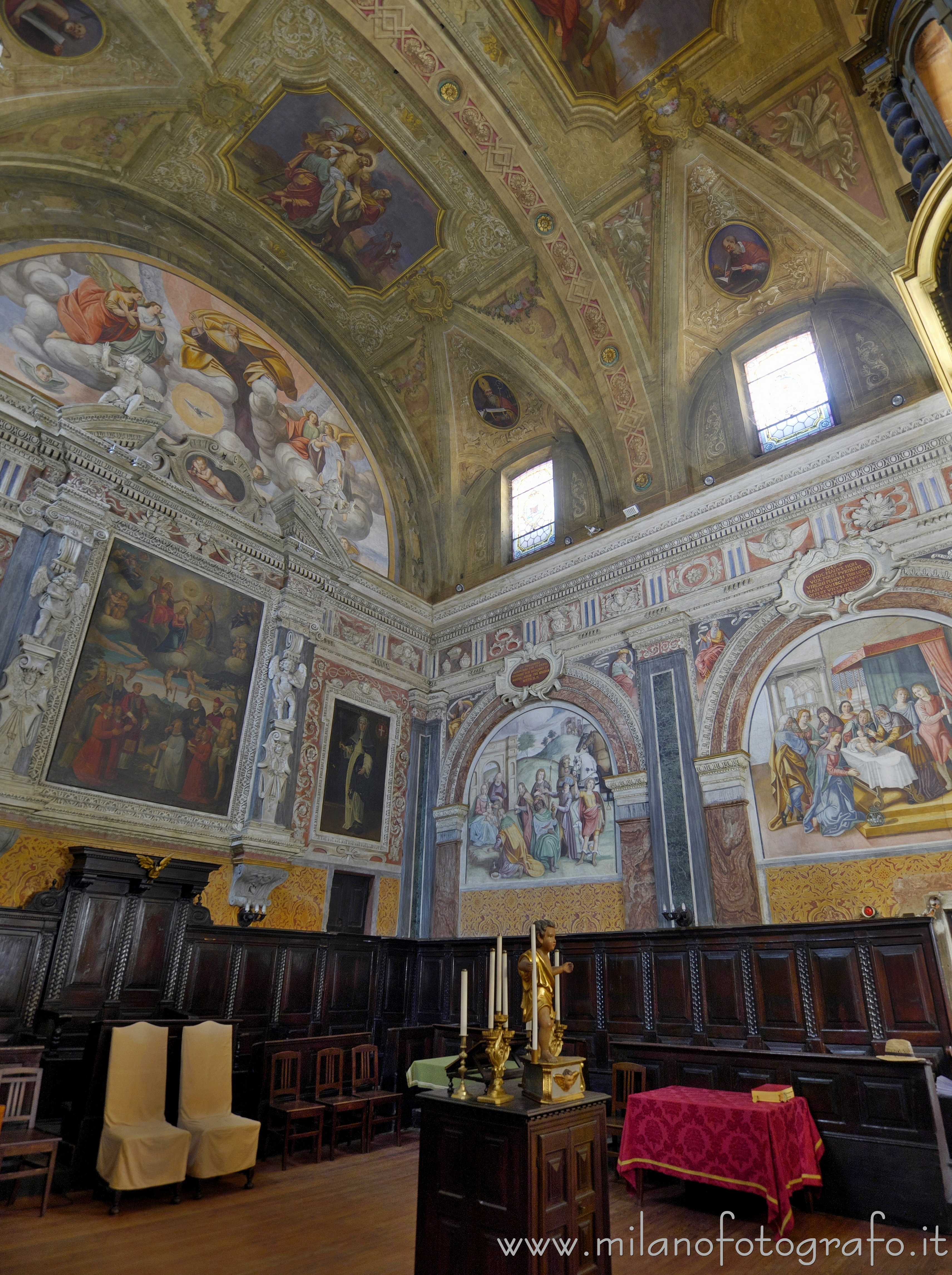 Biella (Italy) - View over the interior of the choir of the Church of the Holy Trinity